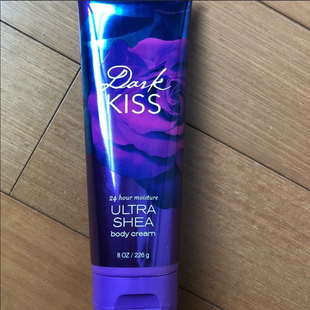 Dark kiss bundle for tattooedup